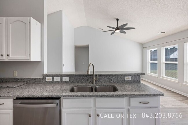 Building Photo - 106 Donovan Ct