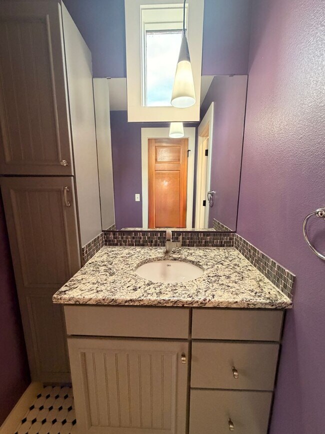 Building Photo - ABSOLUTELY BEAUTIFUL 4-Bedroom Townhome in the Highly Sought-After Prospect Neighborhood!