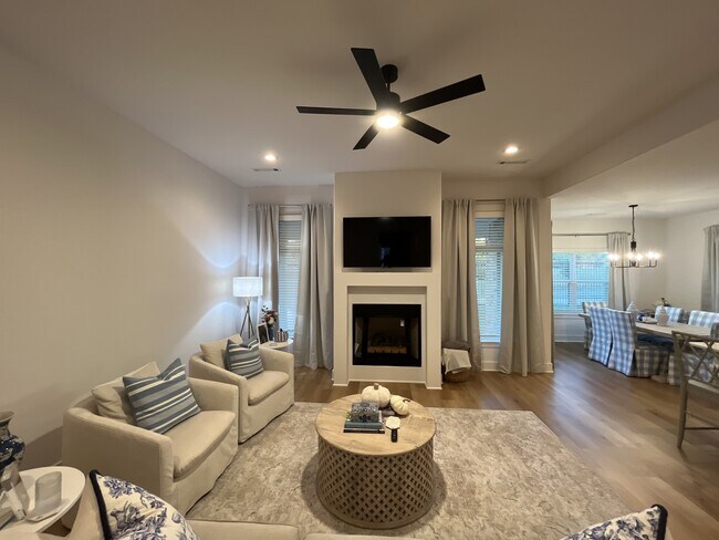 Building Photo - 463 Wagon Wheel Ave