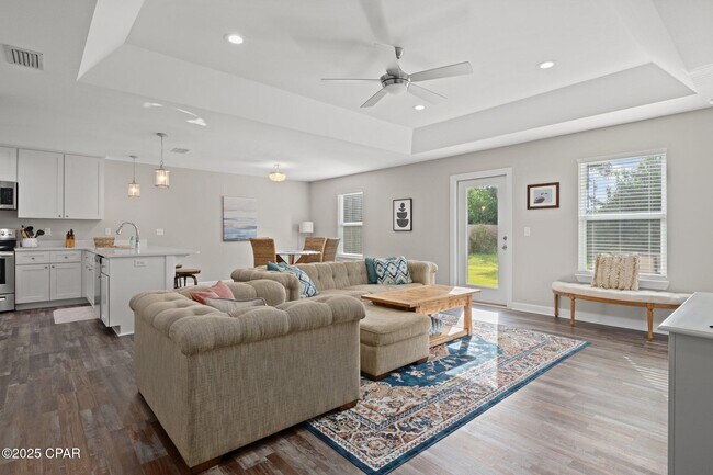 Building Photo - 1709 Hickory Ave