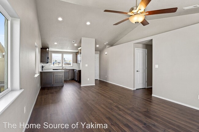 Building Photo - 3 br, 2 bath House - 6107 Whatcom Ave