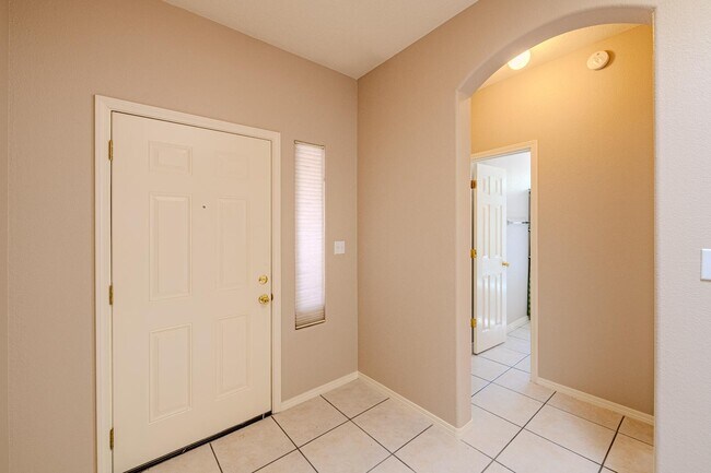 Building Photo - 1124 Calle Corvo NE