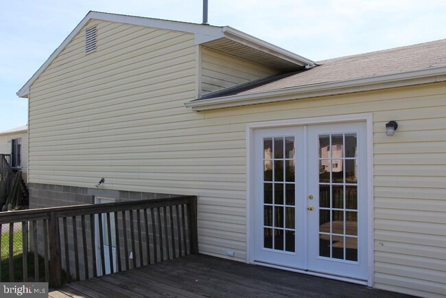 Building Photo - 8651 Chester Ct