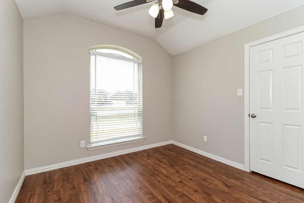 Building Photo - 319 W Little Creek Rd