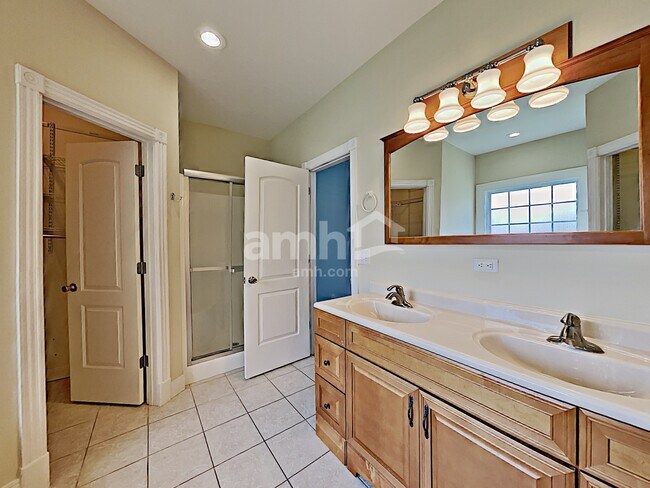 Building Photo - 3420 Hamberton Cir