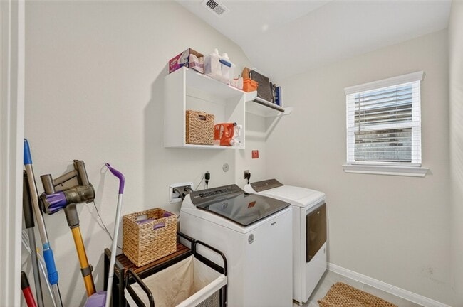 Building Photo - 10109 Waterwall Ln