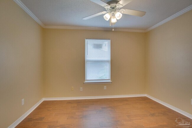 Building Photo - 2042 Hamilton Crossing Dr