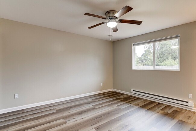 Building Photo - Updated 3 Bedroom, 2 Bath Home with Spacio...