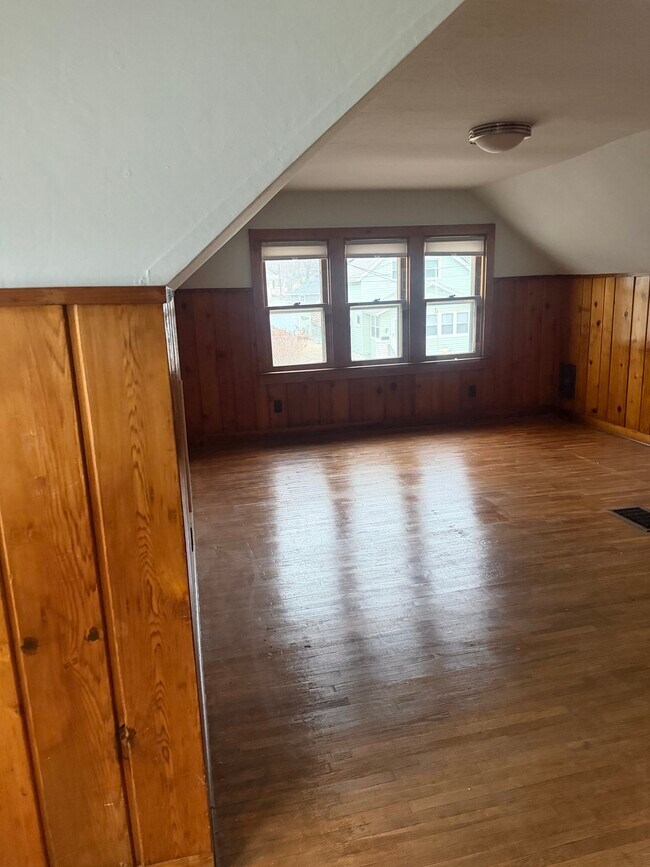 Building Photo - Phelps Studio