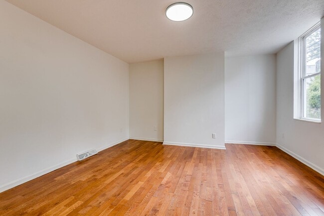 Building Photo - 925 Manton Wy