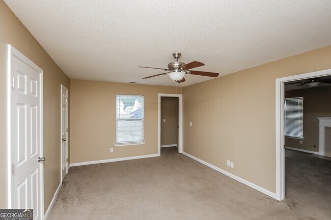 Building Photo - 2002 Reflective Waters Rd