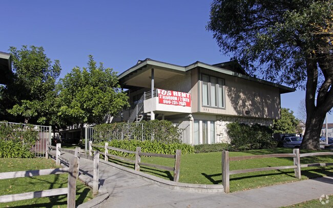 Building Photo - The Richland Apartments