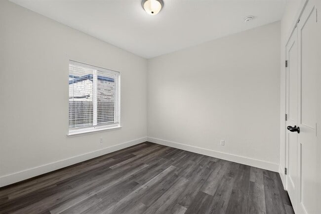 Building Photo - 104 Joseph Hawkins Ln