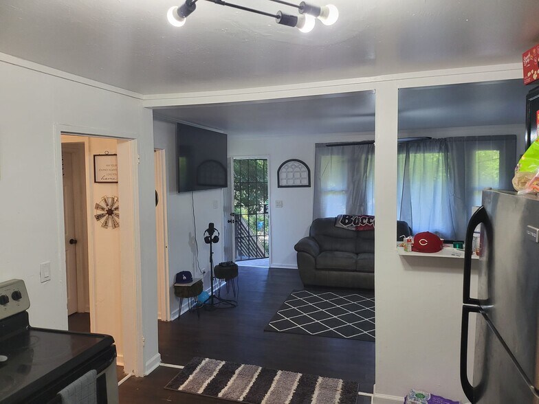 dining room/kitchen - 1308 Elizabeth Ave SW