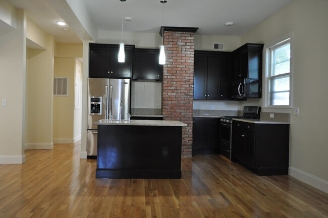 Building Photo - 34 Juniper St