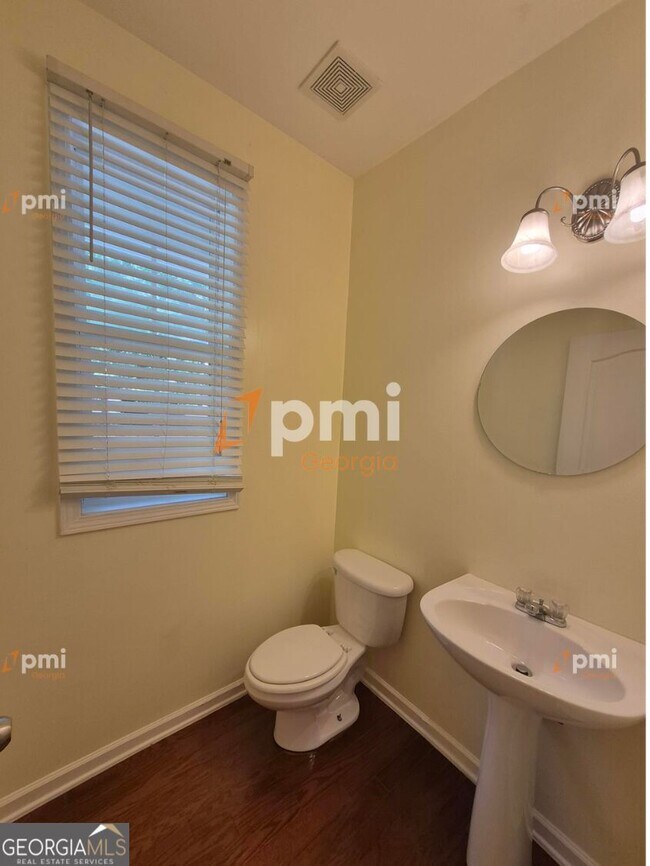 Building Photo - 1560 Bramlett Hill Ln SE