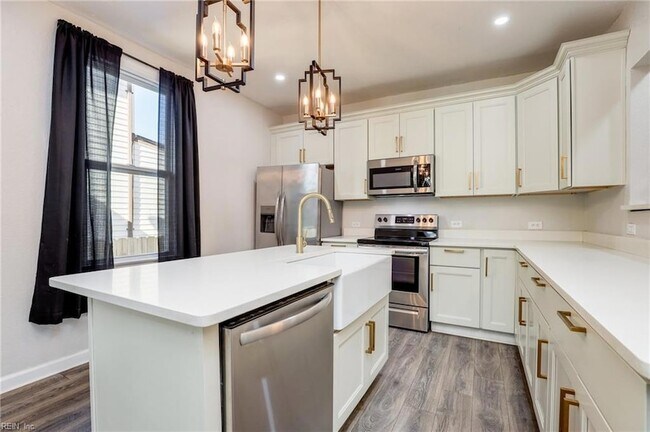 Building Photo - 1914 King St