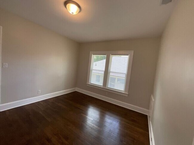 Building Photo - **Bright & Stylish 2 Bedroom Atlanta Home ...