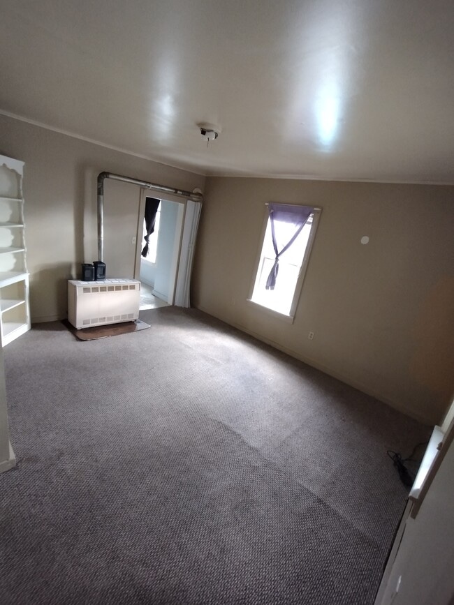 Building Photo - 708 Linden Pl