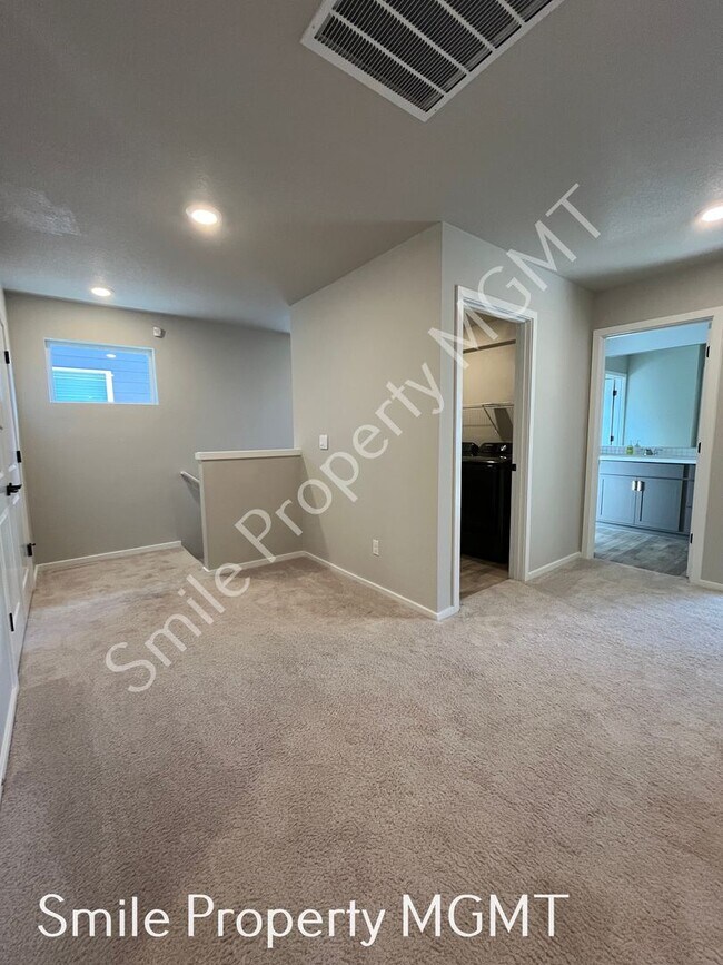 Building Photo - 14611 SW 78th Ave