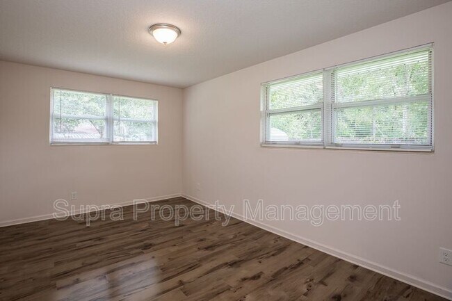 Building Photo - 3805 Anvers Blvd