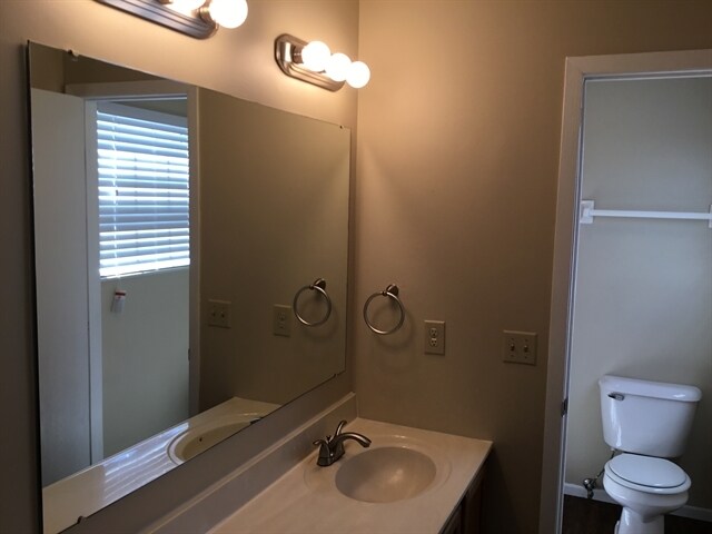 Building Photo - 108 Camden Ln