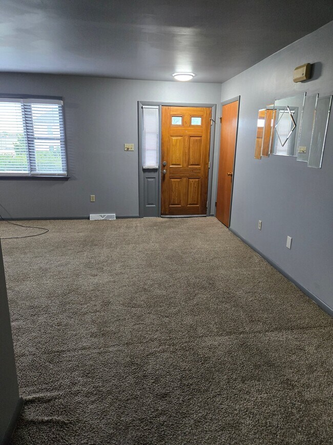 Building Photo - 102 Wyncote Ct