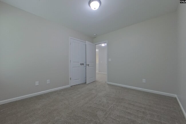 Building Photo - 250 Harvest Glen Ln