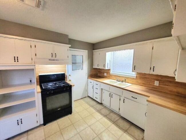 Building Photo - 3 bed 1 bath in Midwest City