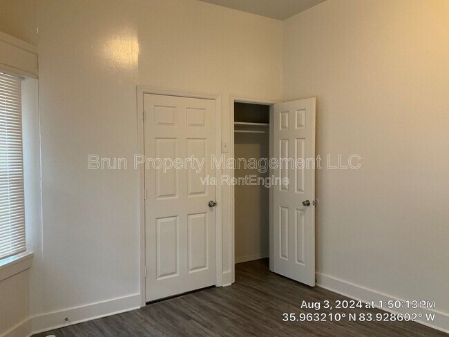 Building Photo - 1206 Forest Ave