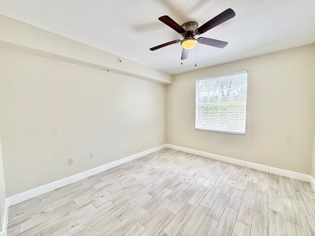 Building Photo - ** FAIRWAY PRESERVE ** 2 BED / 2 BATH COND...