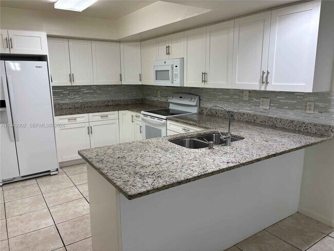 Building Photo - Southwest 115th Place, Miami, FL 33173 - 3 BR 2 BA single-family home