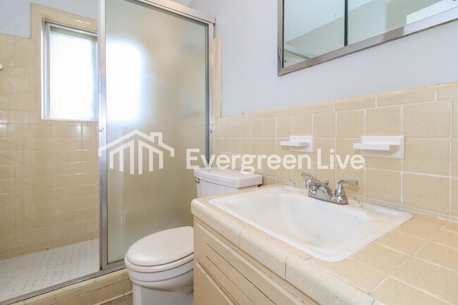 Building Photo - 5013 Knight Arnold Rd