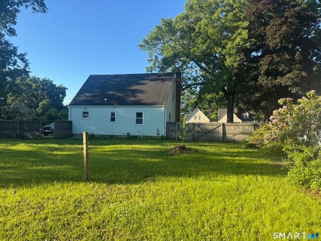 Building Photo - 482 Ash Dr