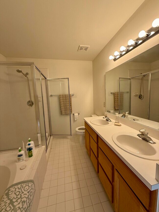 Building Photo - 2777 Mystic Dr