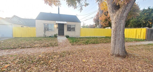 Primary Photo - 3317 N Glenn Ave