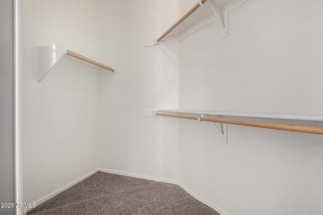 Building Photo - 2731 W Cottonwood Ln