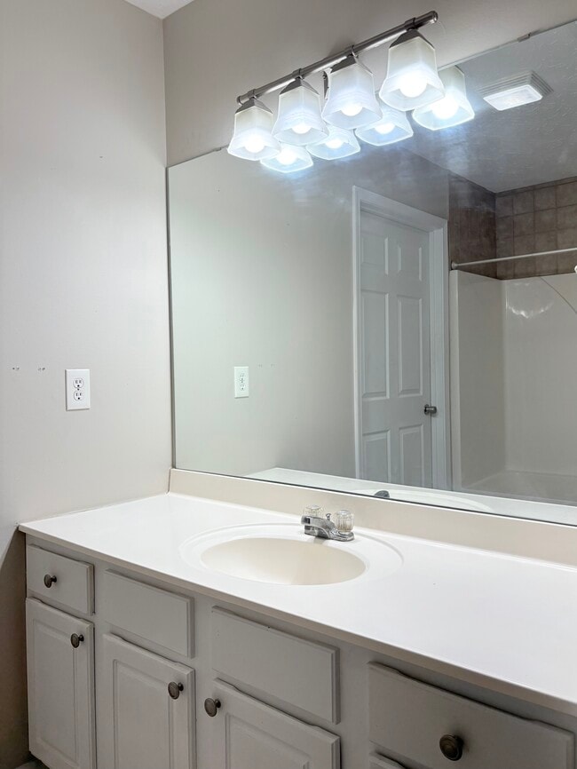 Building Photo - 436 Catalpa Cir