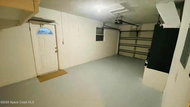 Building Photo - 2125 Emerald Ct