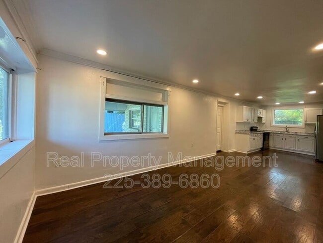 Building Photo - 9642 Lewis St