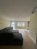 Building Photo - 48 Hobart Ln