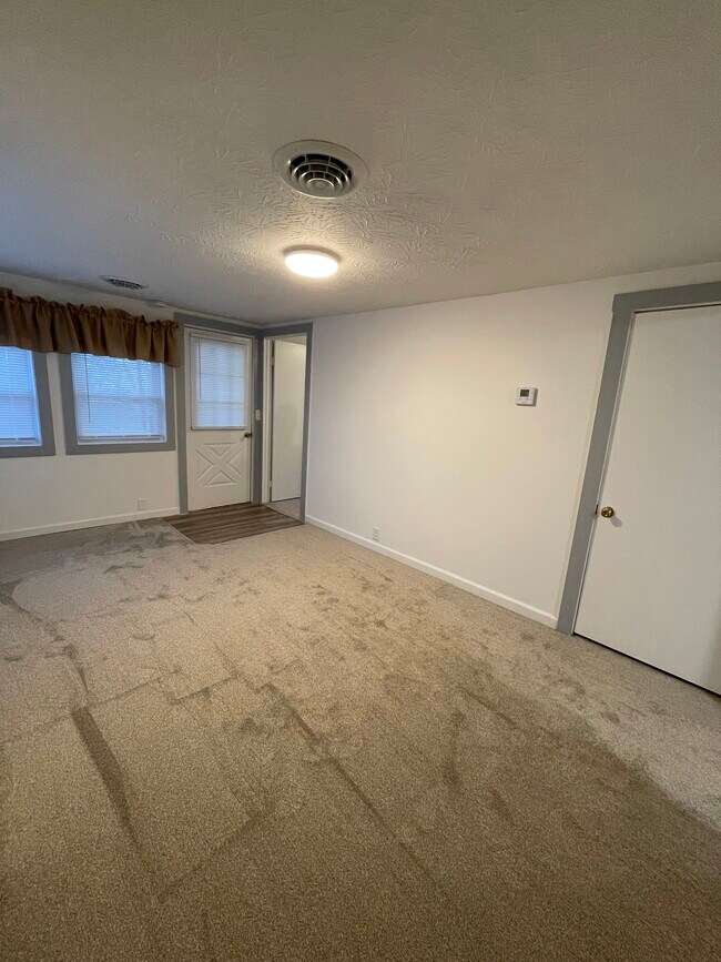 Building Photo - 148 Burkhart Ave