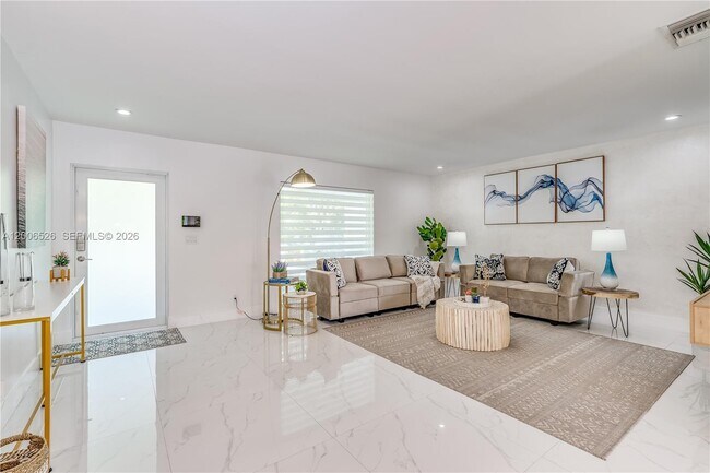 Building Photo - 4212 Van Buren St