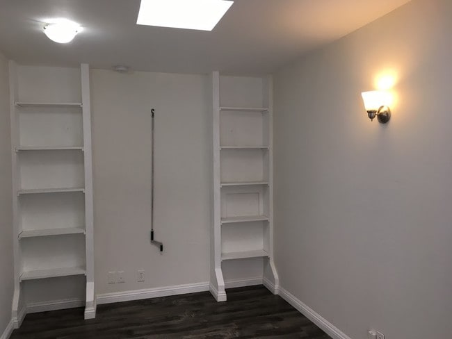 Den/Office (Unfurnished) - 2624 5th St
