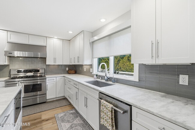 Building Photo - 8 Jackson Ct