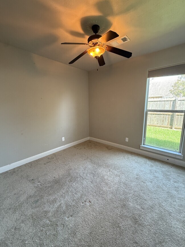 Building Photo - 6645 Jasper Cir