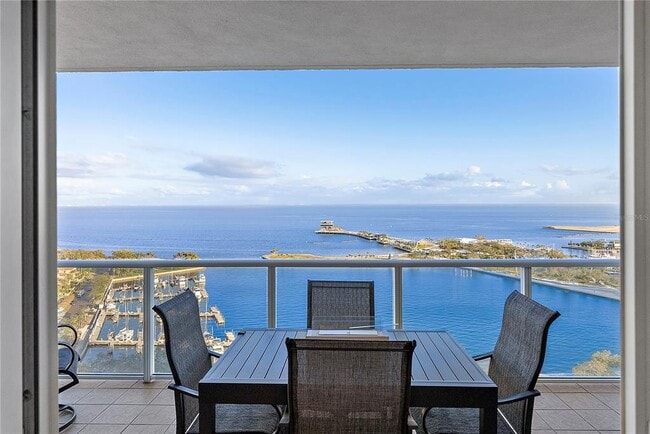 Building Photo - 400 Beach Dr NE