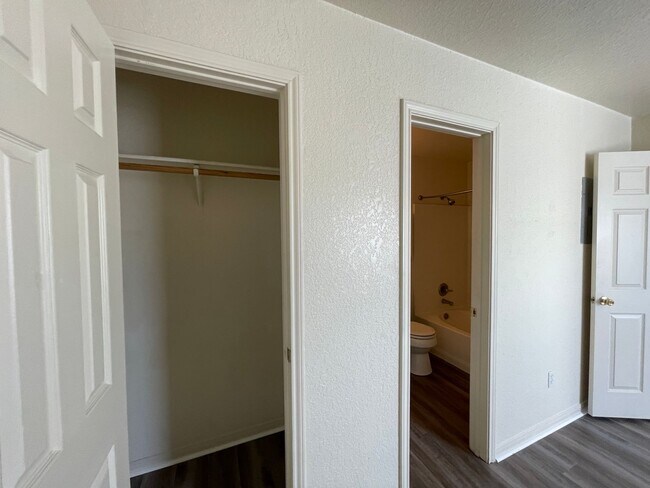 Building Photo - 1606 Dugger Cir