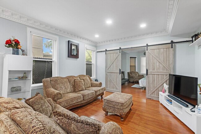 Building Photo - 217 Highwood Ave