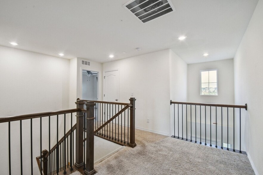 Building Photo - 8910 Azalea Ct